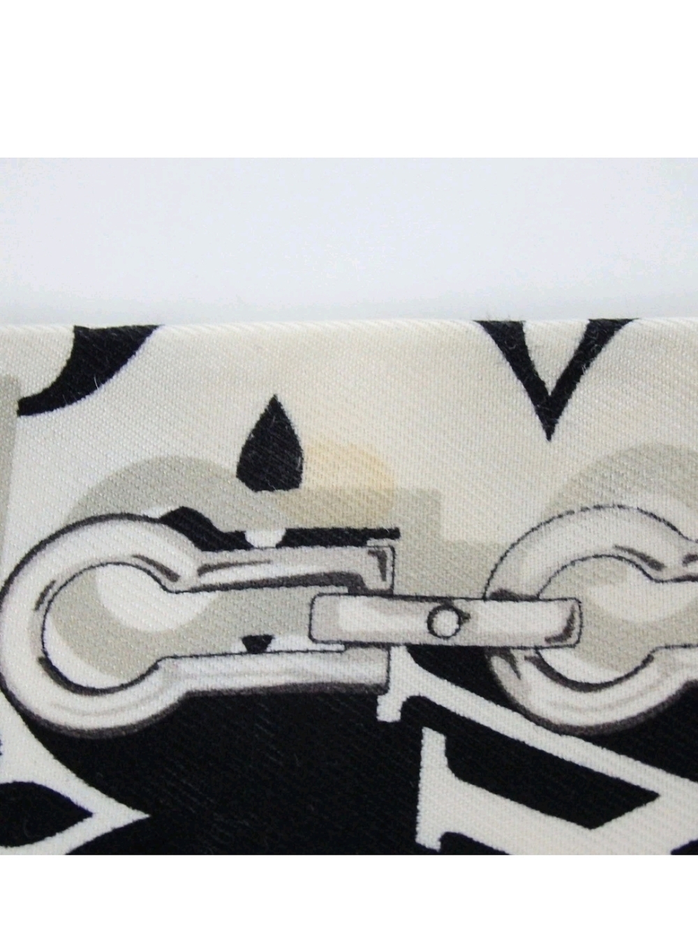 Louis Vuitton Black & White Monogram Silk Twilly Scarf - Picture 6 of 15